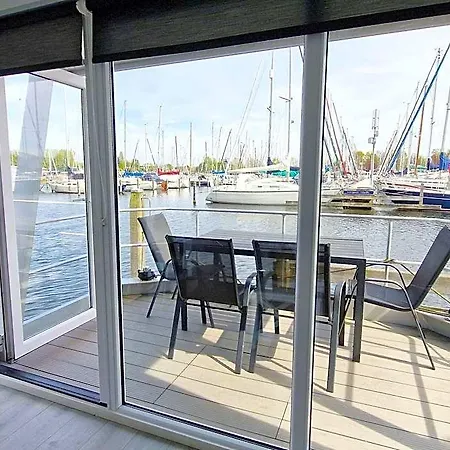 Botel Water View In