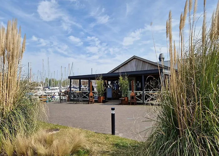 보트호텔 Water View In 3*