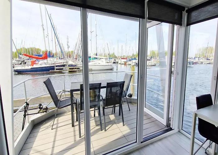 Water View In 3* 나르덴