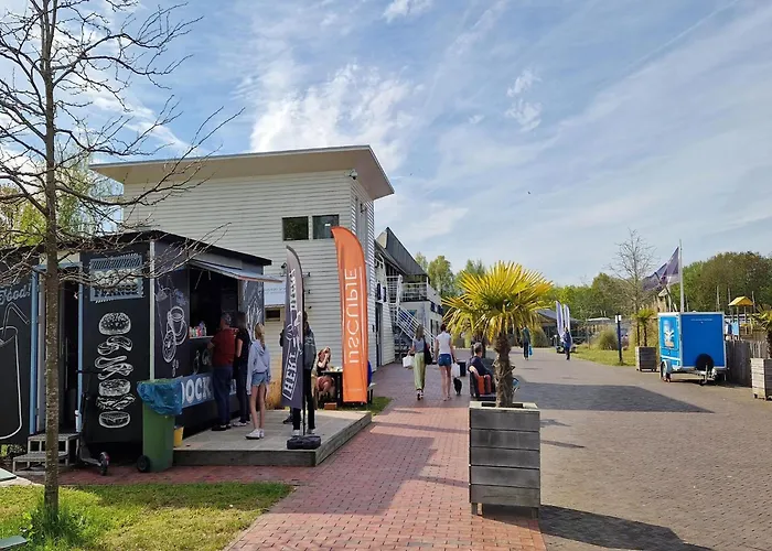 Water View In 3* 나르덴