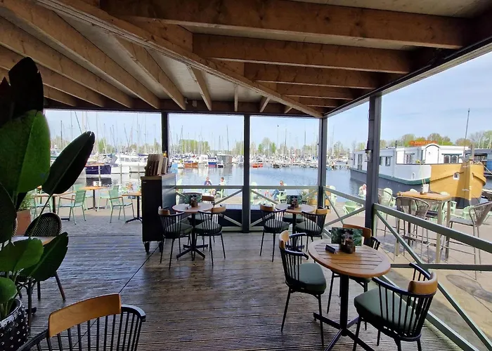 Water View In 3* 나르덴