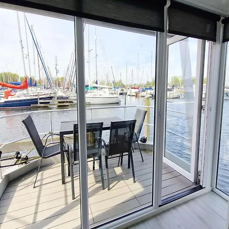 Water Lodge In Naarden With Marina Views 2* Naarden